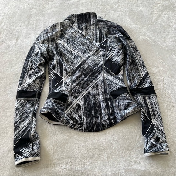 LULULEMON Find Your Bliss Reversible Jacket - Picture 6 of 8